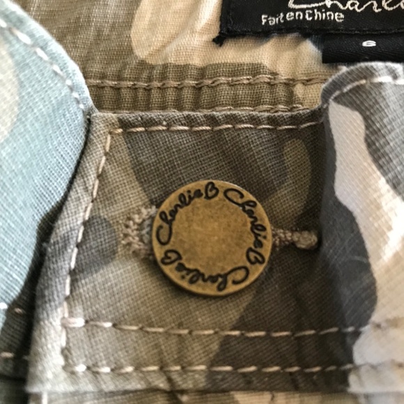 Charlie B camouflage stretch pants NWOT - Picture 2 of 6